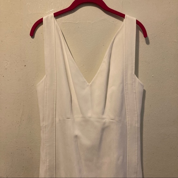 Chloé White V-Neck Mini Dress - Picture 5 of 10